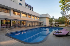 Piscine extérieure
