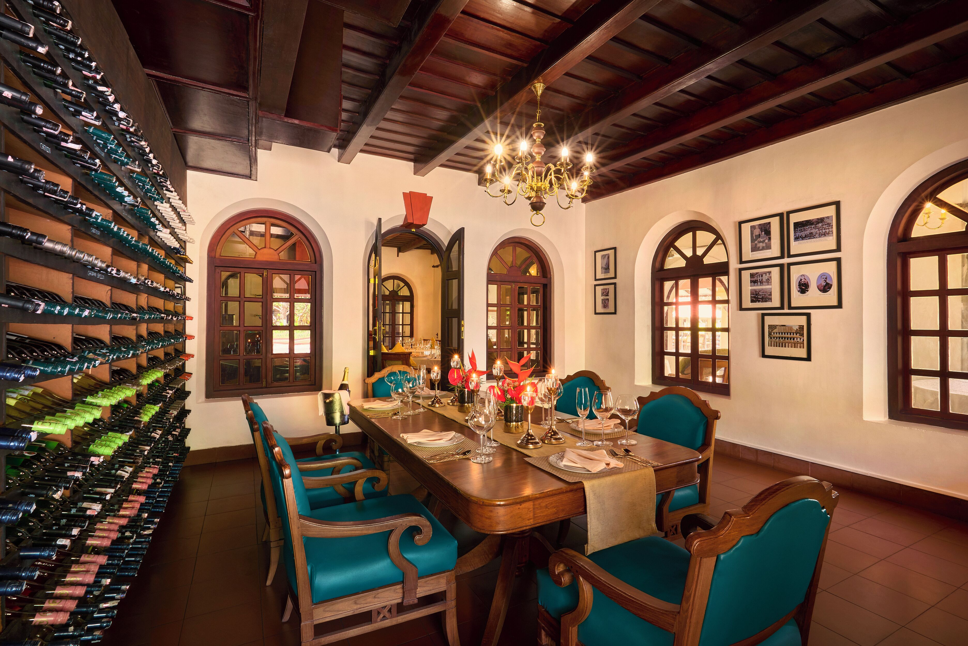 3 restaurants, breakfast served