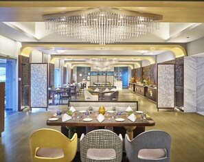 Daily buffet breakfast for a fee