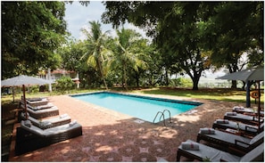 Outdoor pool, sun loungers