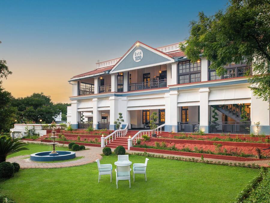 Suite junior, 1 cama King size, vista al jardín | Vista al jardín