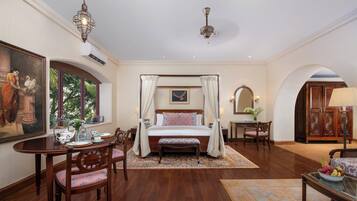 Luxury Suite, 1 King Bed, Garden View | Premium bedding, memory-foam beds, minibar, in-room safe