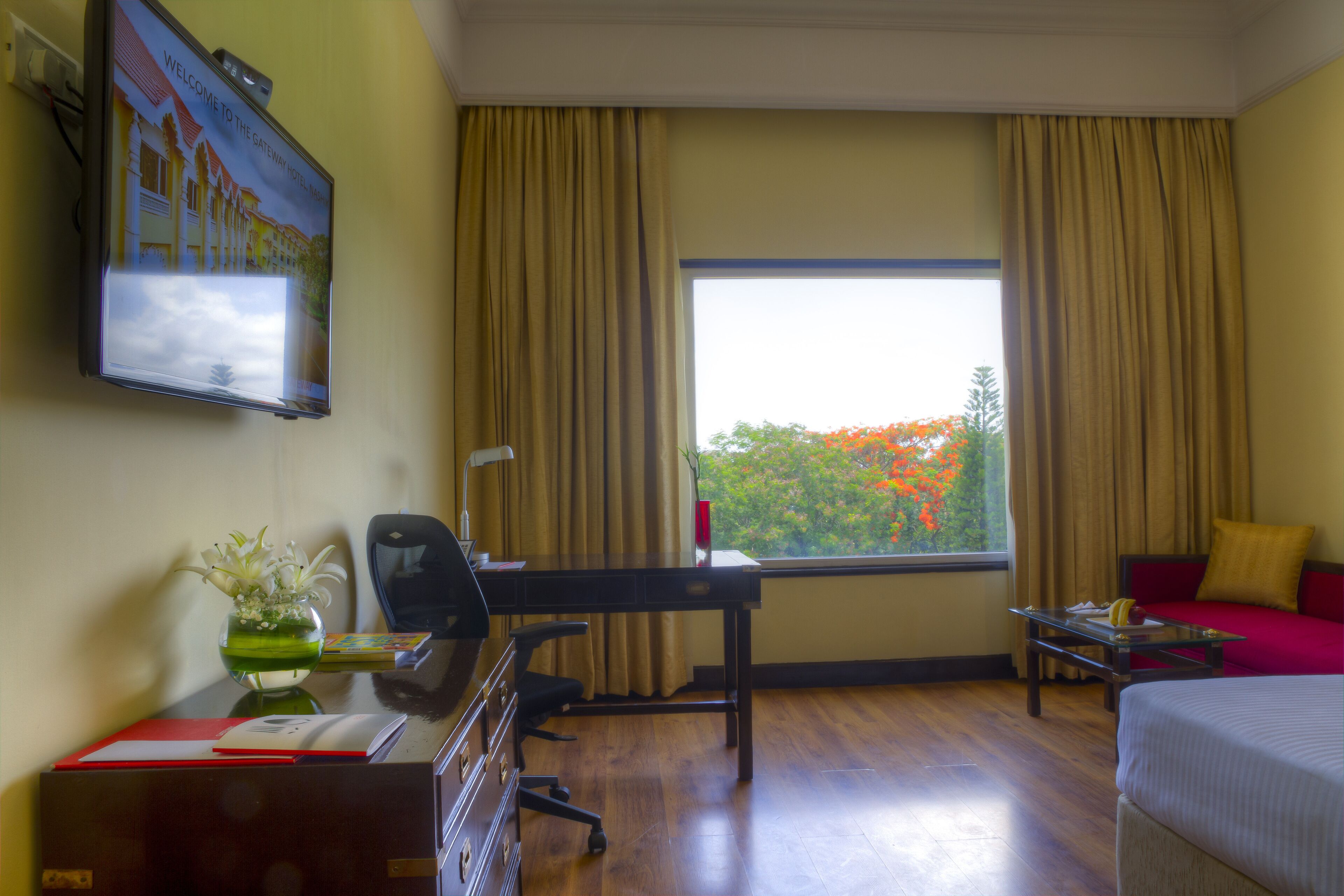 superior room, 1 queen bed | bathroom sink