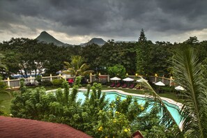 Executive Suite, 1 King Bed (with separate living room) | View from room