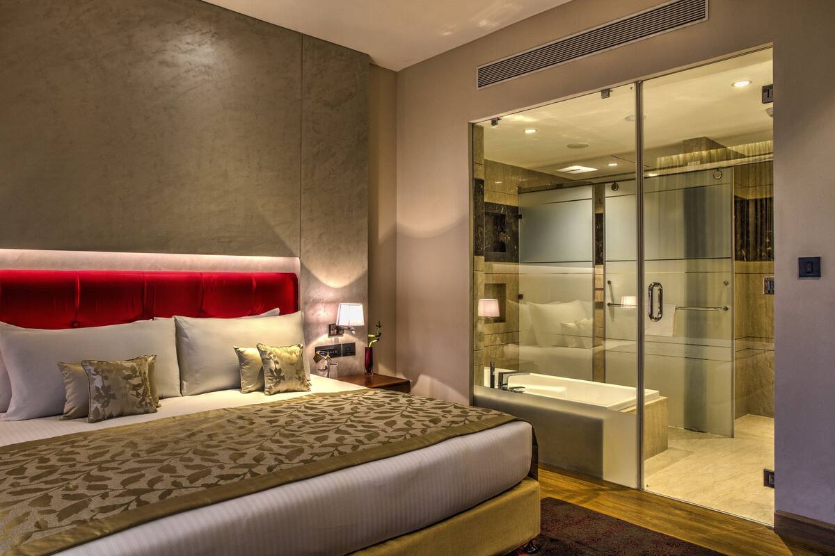 suite, 1 king bed (wine themed unique) | minibar, in-room safe, iron/ironing board, free wifi