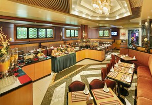 Buffet déjeuner (40 AED par personne)