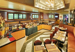Buffet déjeuner (40 AED par personne)