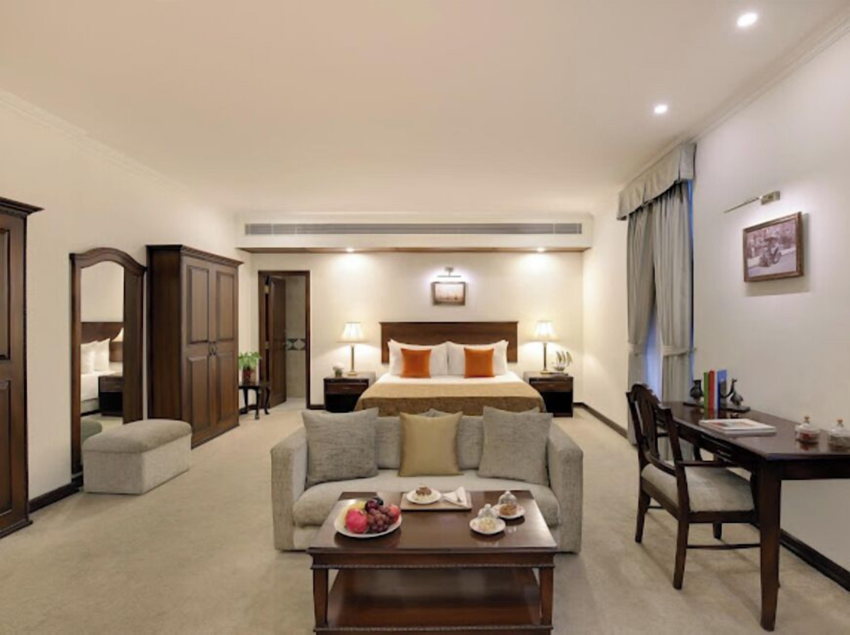 Habitación ejecutiva, 1 cama doble | Ropa de cama de alta calidad, minibar, caja fuerte y escritorio