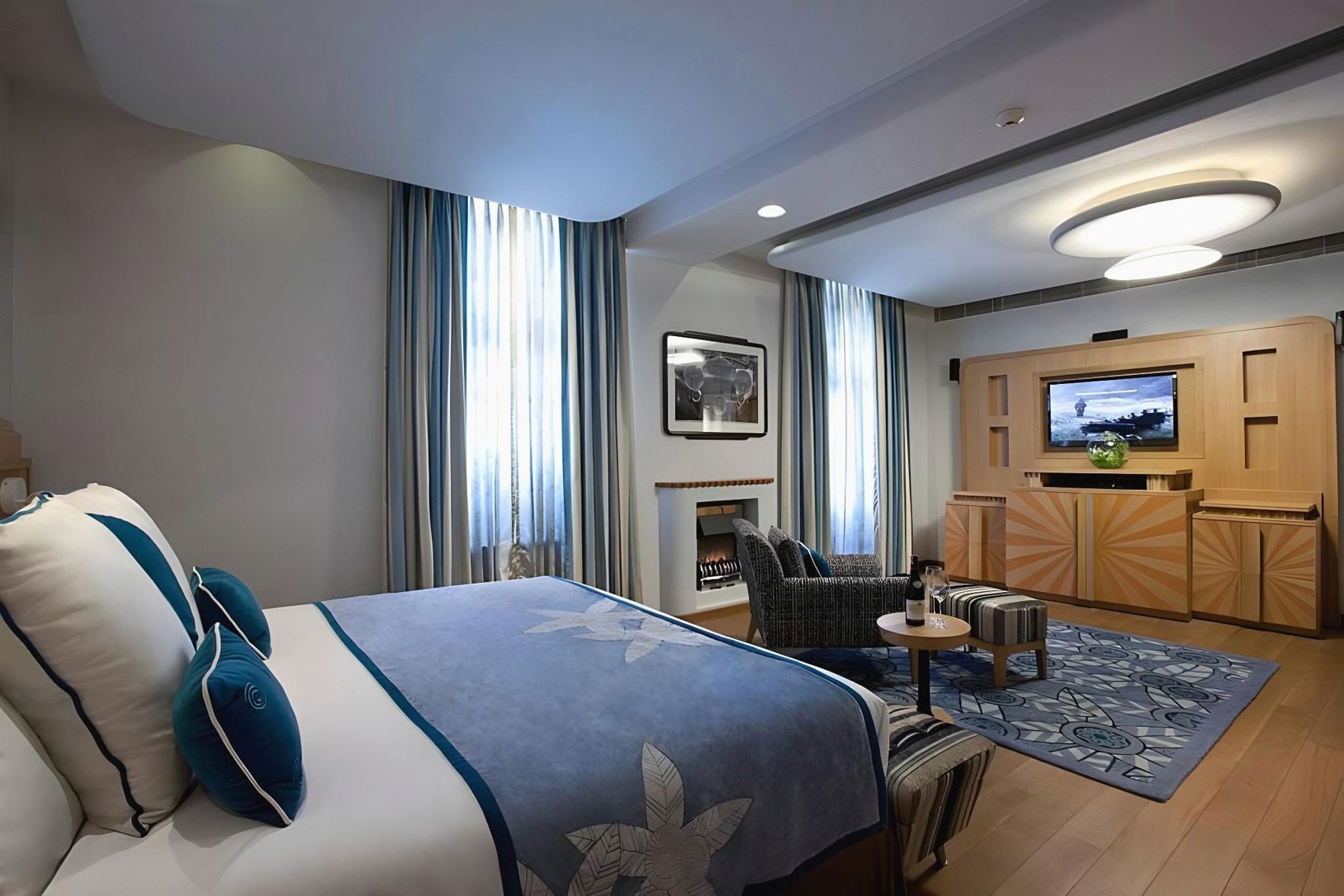 Premium bedding, minibar, in-room safe, desk