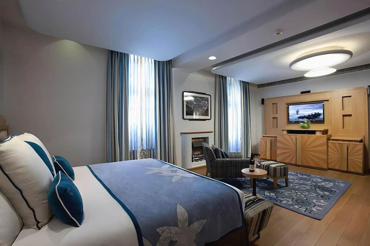 Premium bedding, minibar, in-room safe, desk