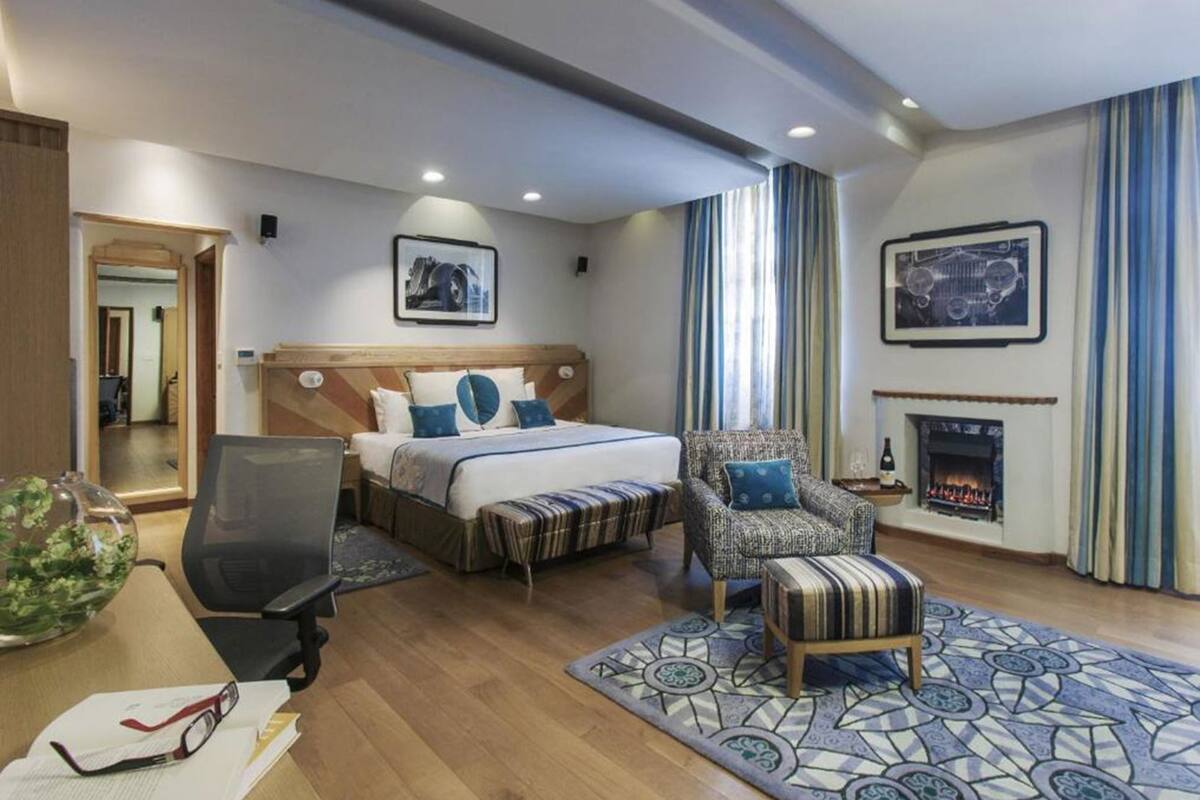Premium bedding, minibar, in-room safe, desk