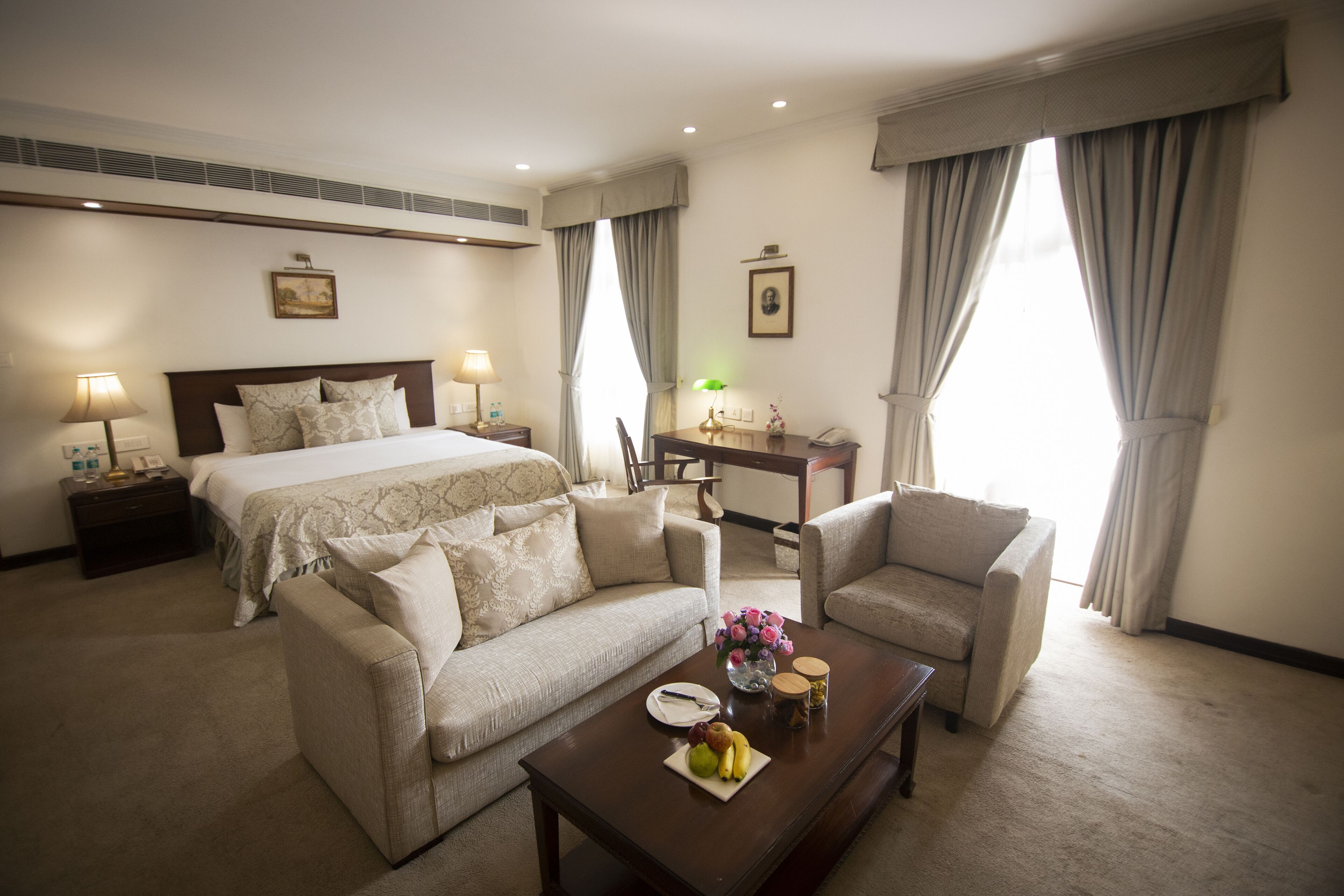 executive room, 1 double bed | premium bedding, minibar, in-room safe, desk