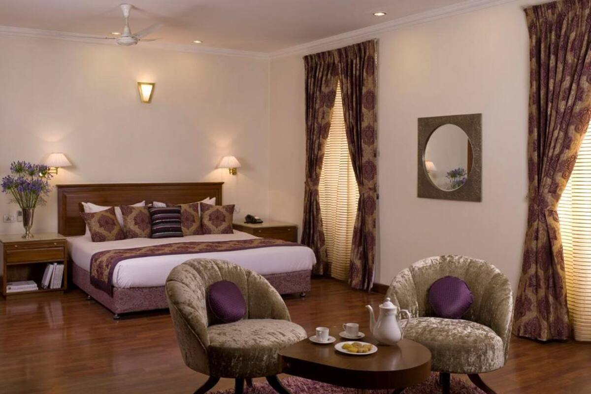 Premium bedding, minibar, in-room safe, desk