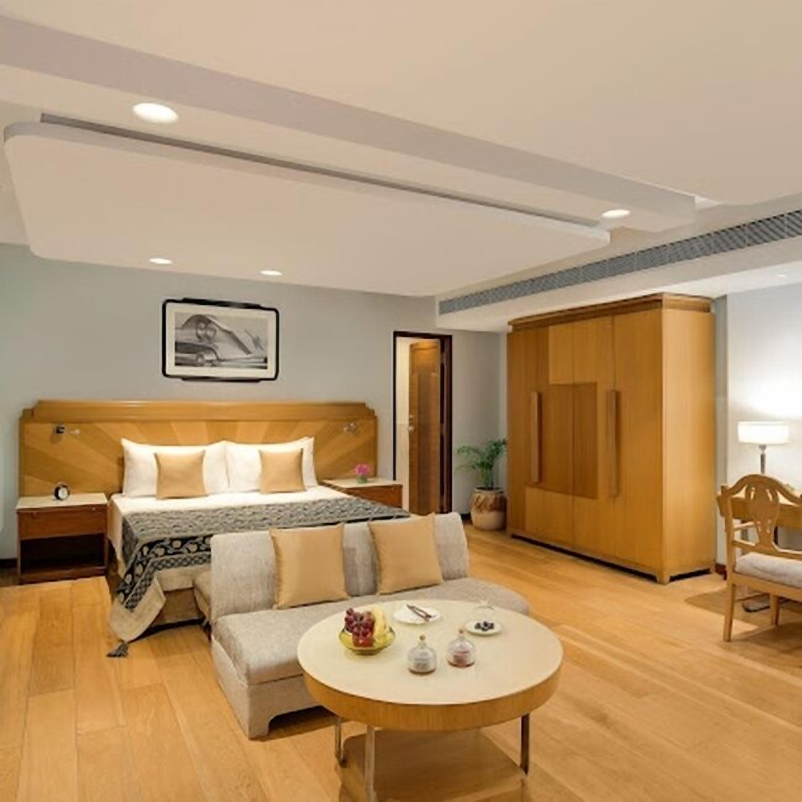 Premium bedding, minibar, in-room safe, desk