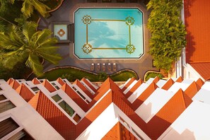 Executive Suite, 1 Bedroom | Outdoor pool | Outdoor pool, open 6:00 AM to 8:00 PM, pool umbrellas, sun loungers