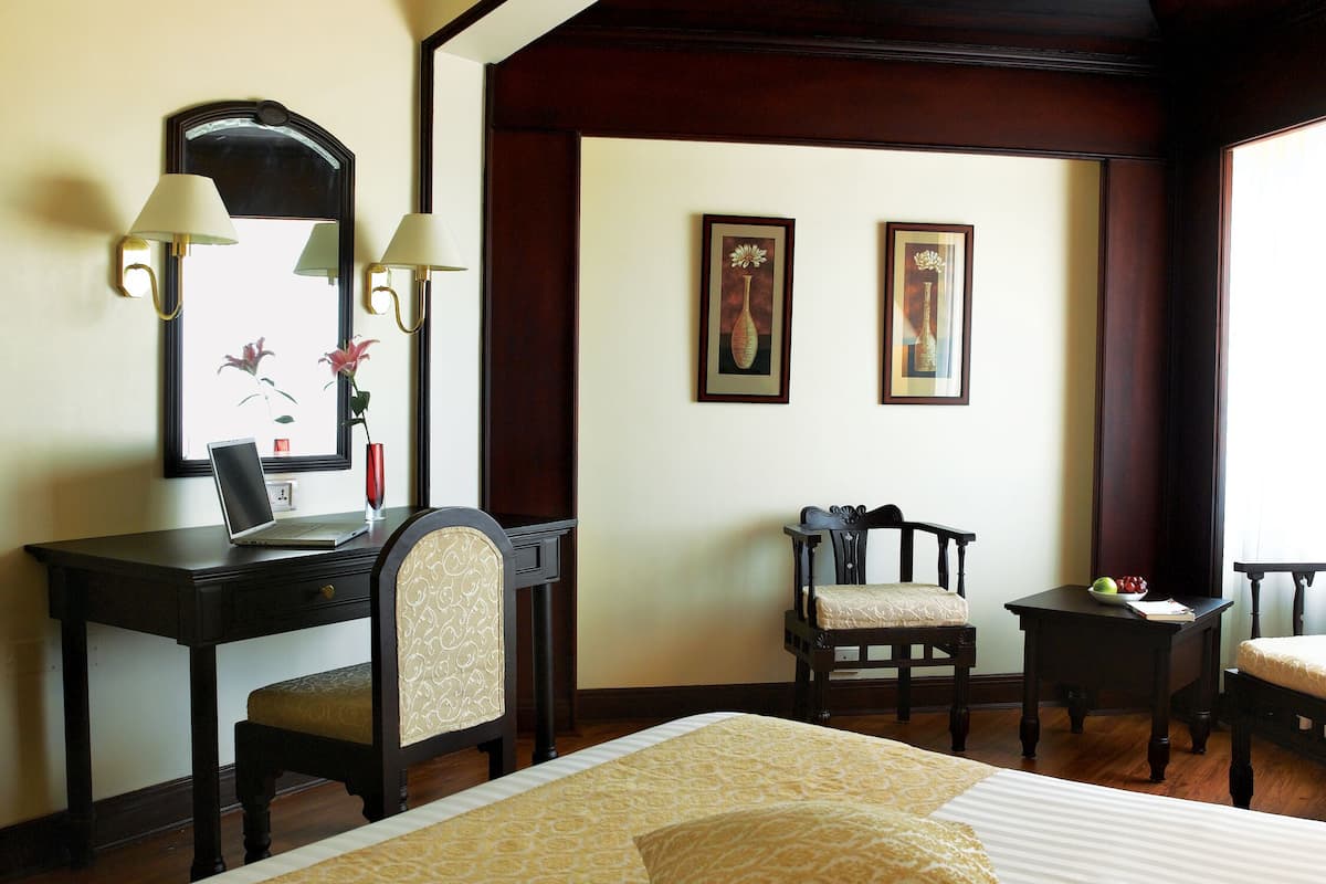 superior room, 1 double bed | minibar, in-room safe, desk, laptop workspace