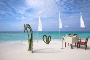 Privatstrand, weißer Sandstrand, Cabañas (kostenlos), Liegestühle