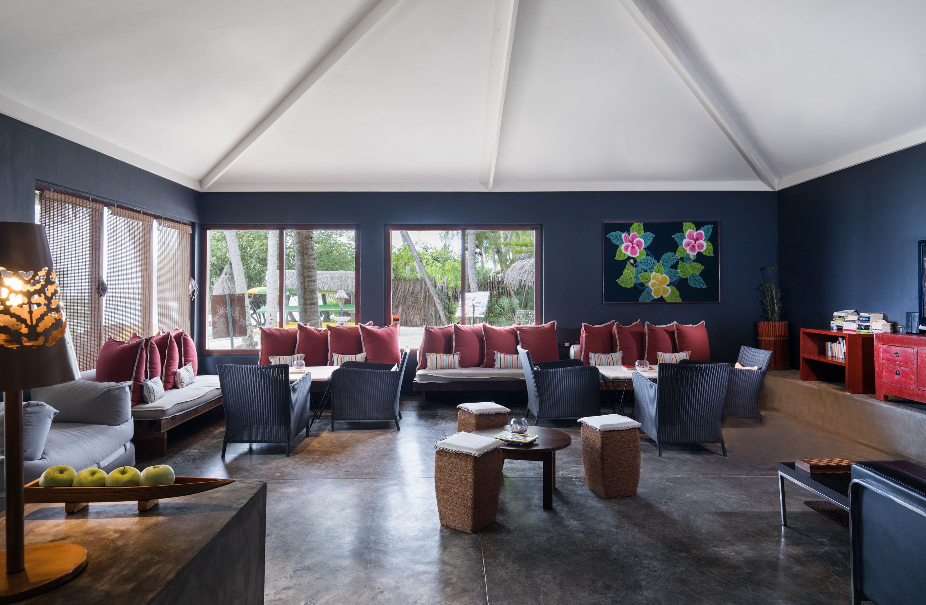 serves lunch and dinner