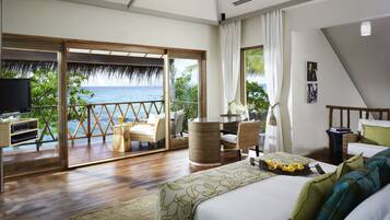 Presidential Nirvana Suite, 2 Bedrooms, Private Pool, Ocean View | Camas com colchões de espuma com sistema de memória, frigobar