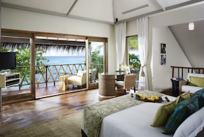 Presidential Nirvana Suite, 2 Bedrooms, Private Pool, Ocean View | Camas con efecto memoria, minibar y caja de seguridad en la habitación