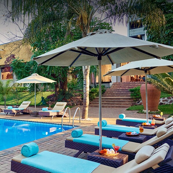 Outdoor pool, pool loungers