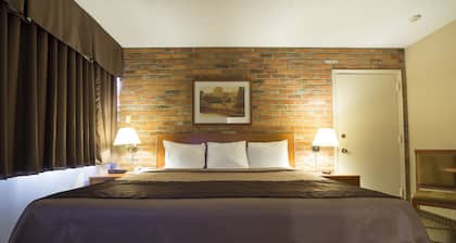 Travelodge by Wyndham Thunder Bay