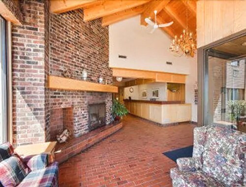 Travelodge by Wyndham Thunder Bay