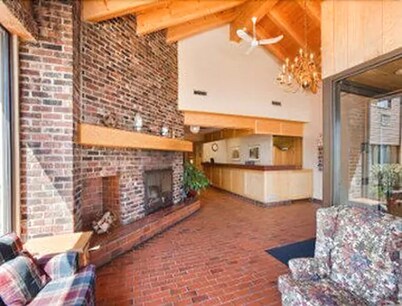 Travelodge by Wyndham Thunder Bay