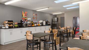 Free daily continental breakfast