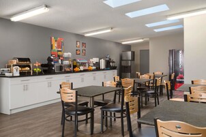 Desayuno continental incluido todos los días 