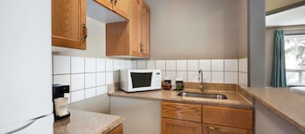 Travelodge by Wyndham Edmonton Airport