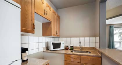 Travelodge by Wyndham Edmonton Airport