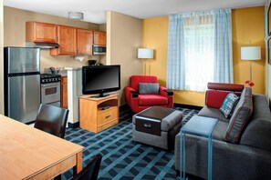 Premium bedding, in-room safe, desk, blackout curtains