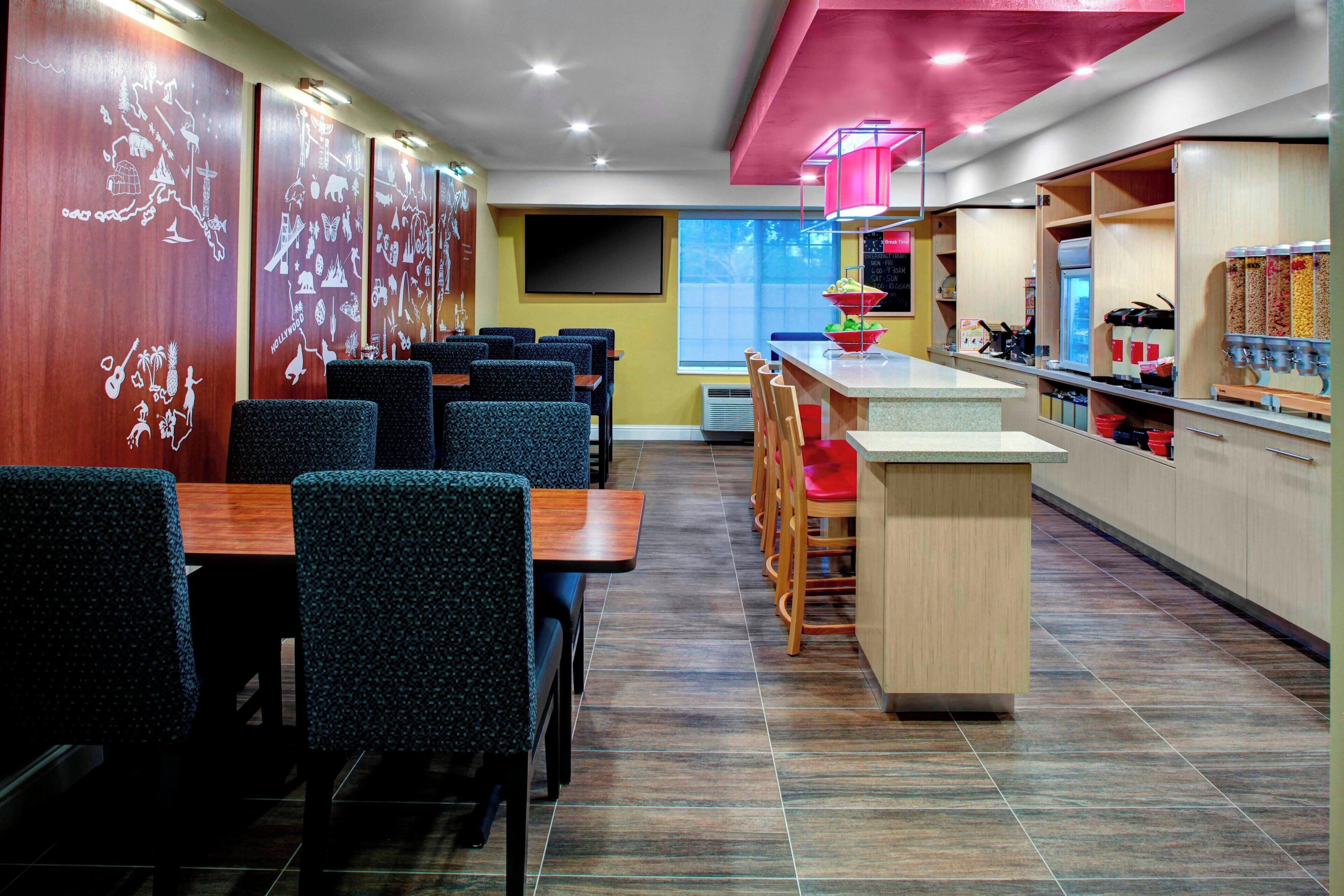 free buffet breakfast