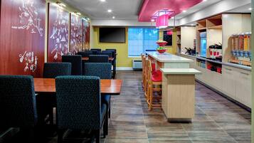 Café da manhã com buffet grátis