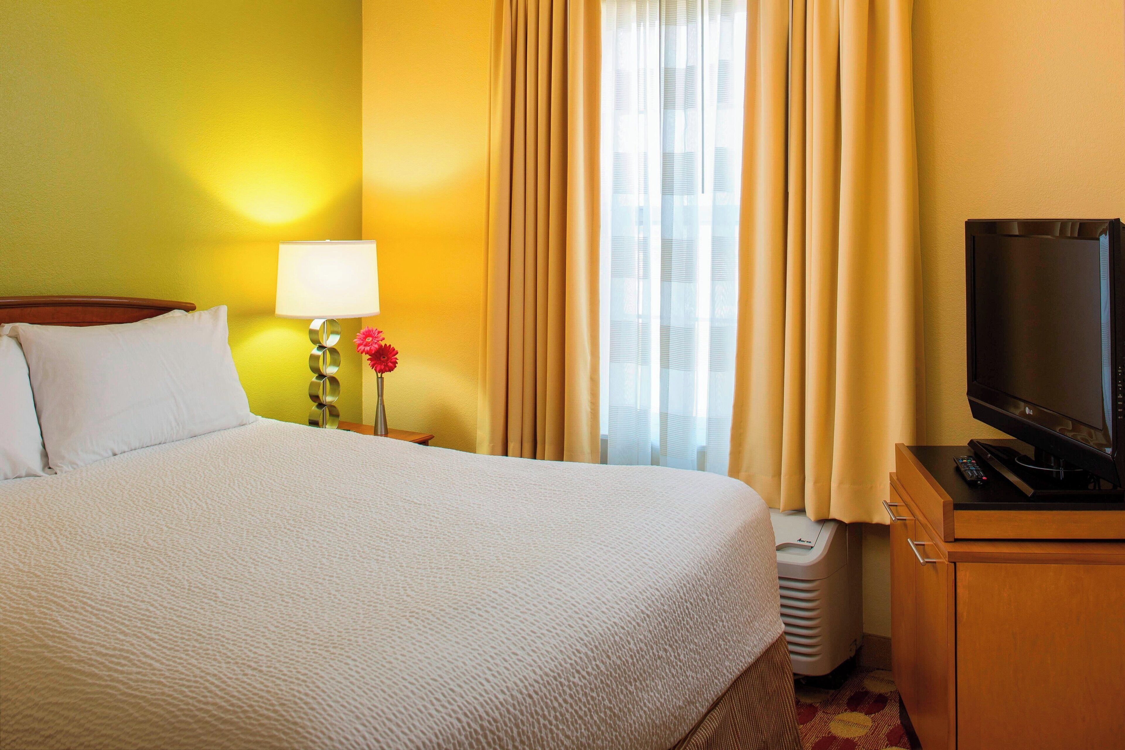 suite, 2 bedrooms | egyptian cotton sheets, premium bedding, desk, laptop workspace