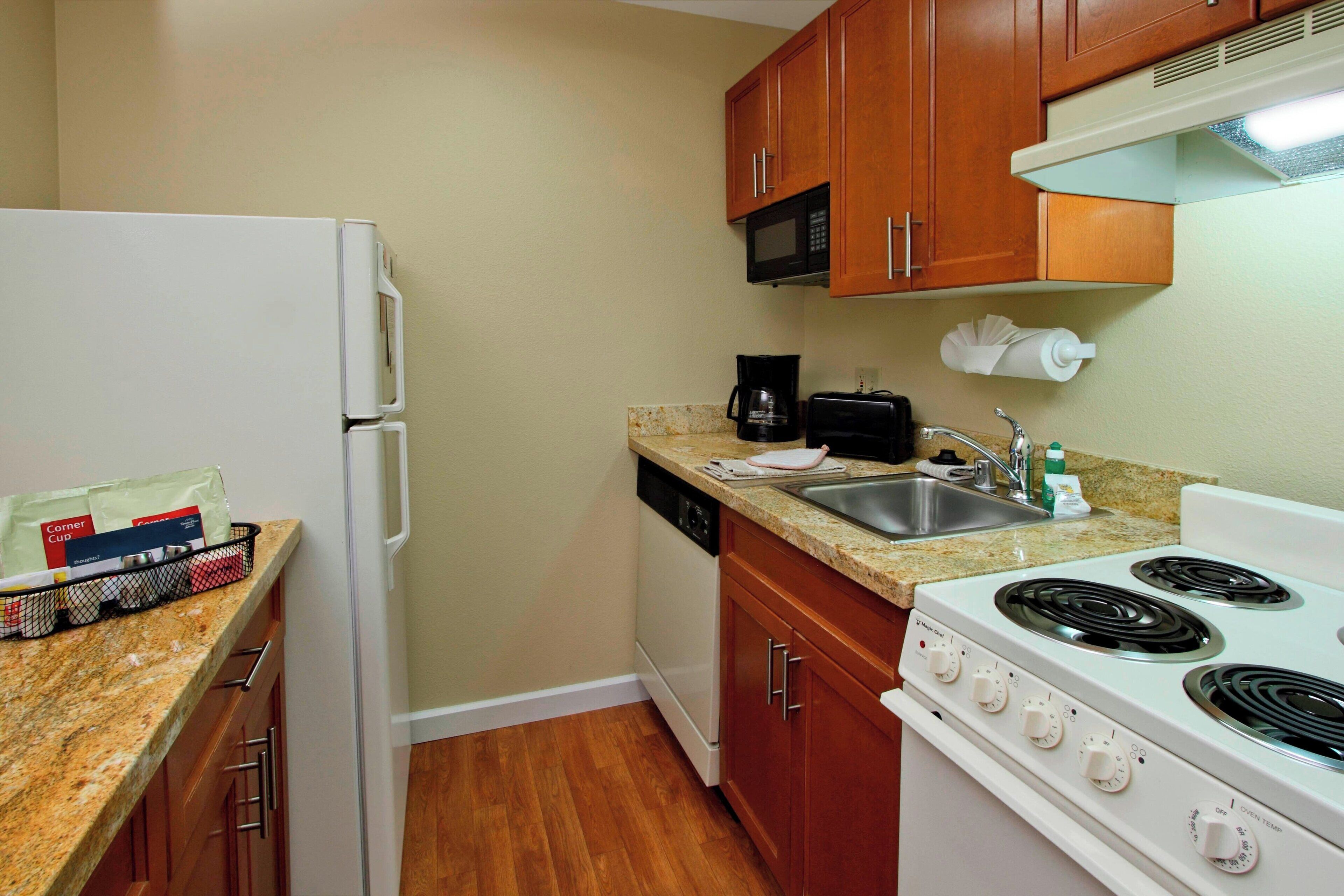 studio, 1 queen bed with sofa bed, non smoking | private kitchen | full-sized fridge, microwave, stovetop, dishwasher
