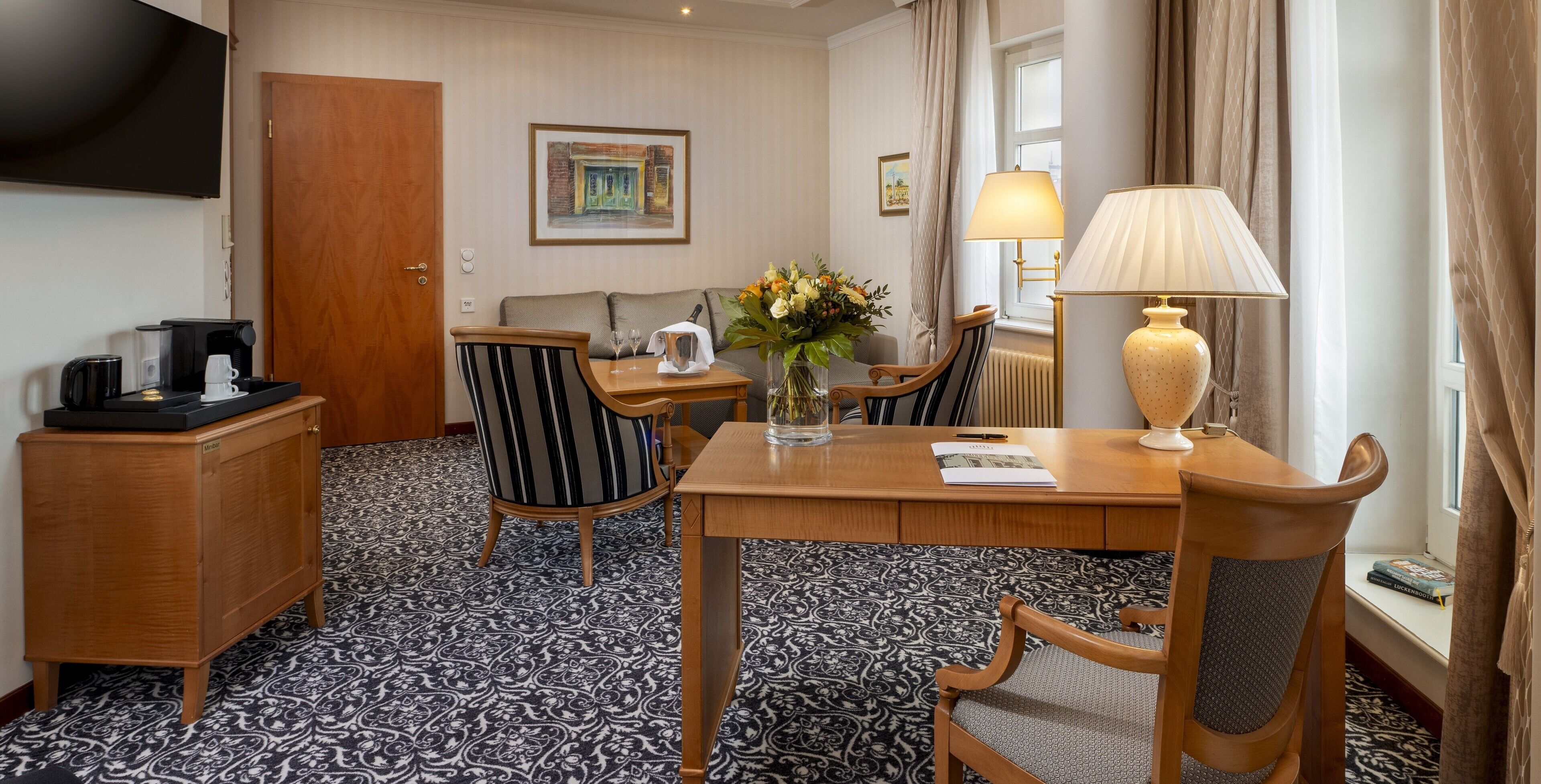 junior studio, 1 bedroom | in-room safe, desk, soundproofing, iron/ironing board