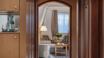 Deluxe Room | Living area | Flat-screen TV