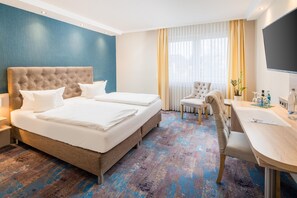 Hypo-allergenic bedding available, minibar, in-room safe, desk - Best Western Hotel Am Papenberg (Goettingen)