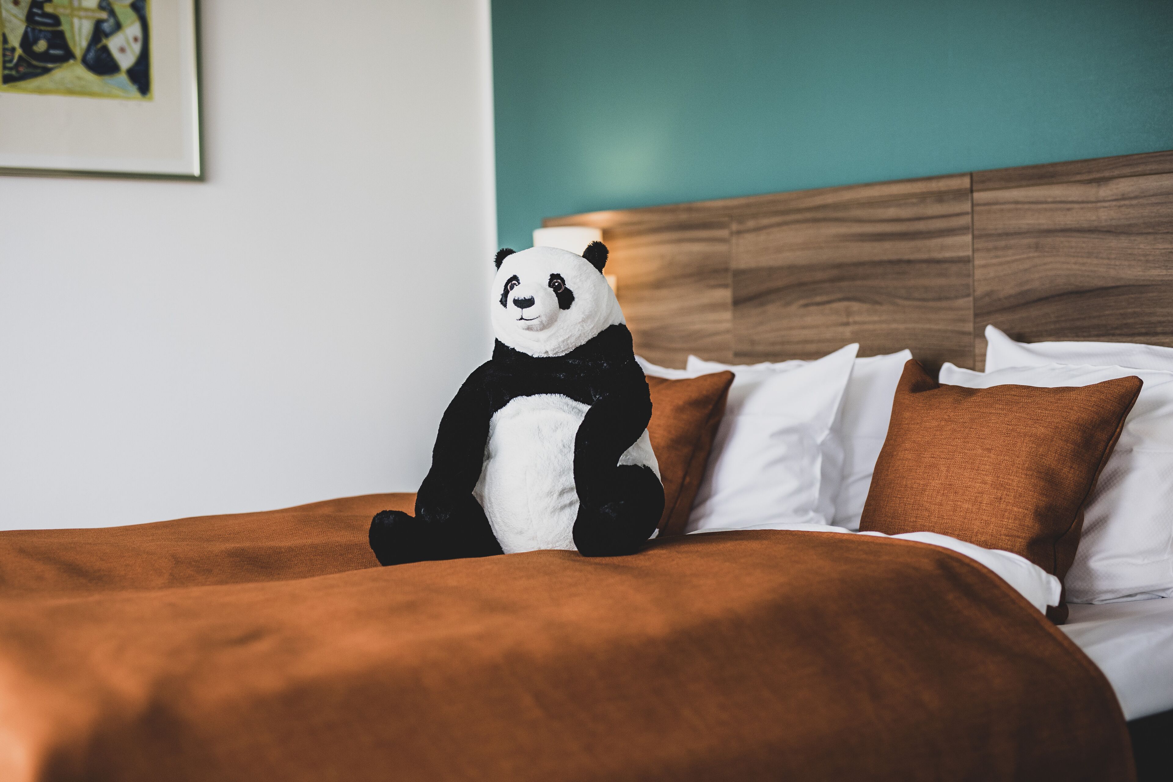 1 bedroom, premium bedding, desk, laptop workspace