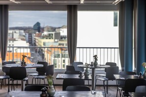 Tägliches inbegriffenes Frühstücksbuffet