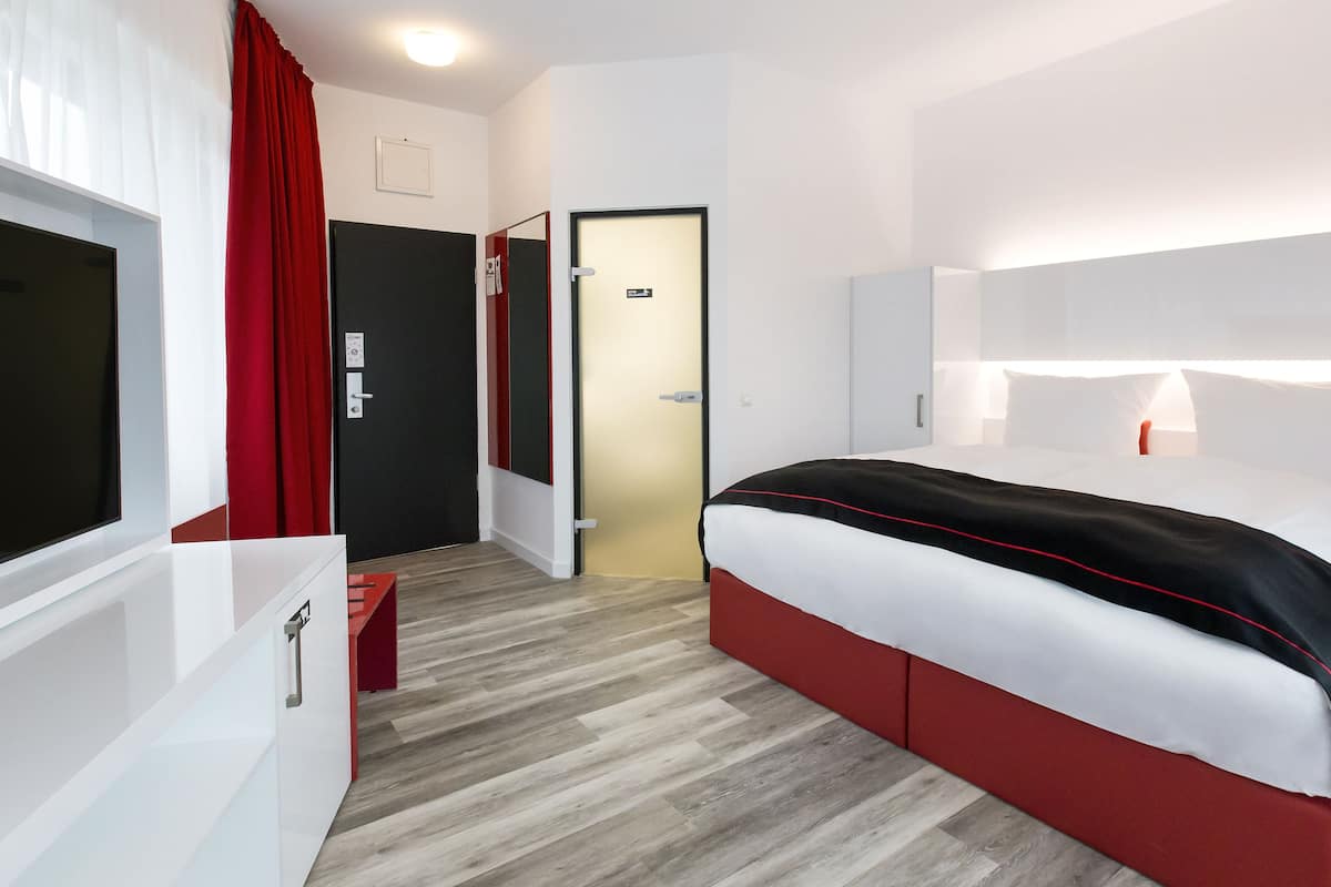 comfort double room | free minibar items, in-room safe, desk, soundproofing