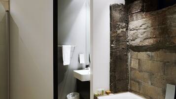 Design Room | Baño | Secadora de cabello y toallas