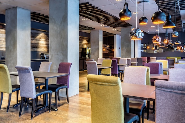 Daily continental breakfast (ISK 3500 per person)