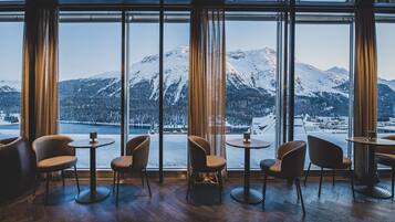 Bar (in der Unterkunft)