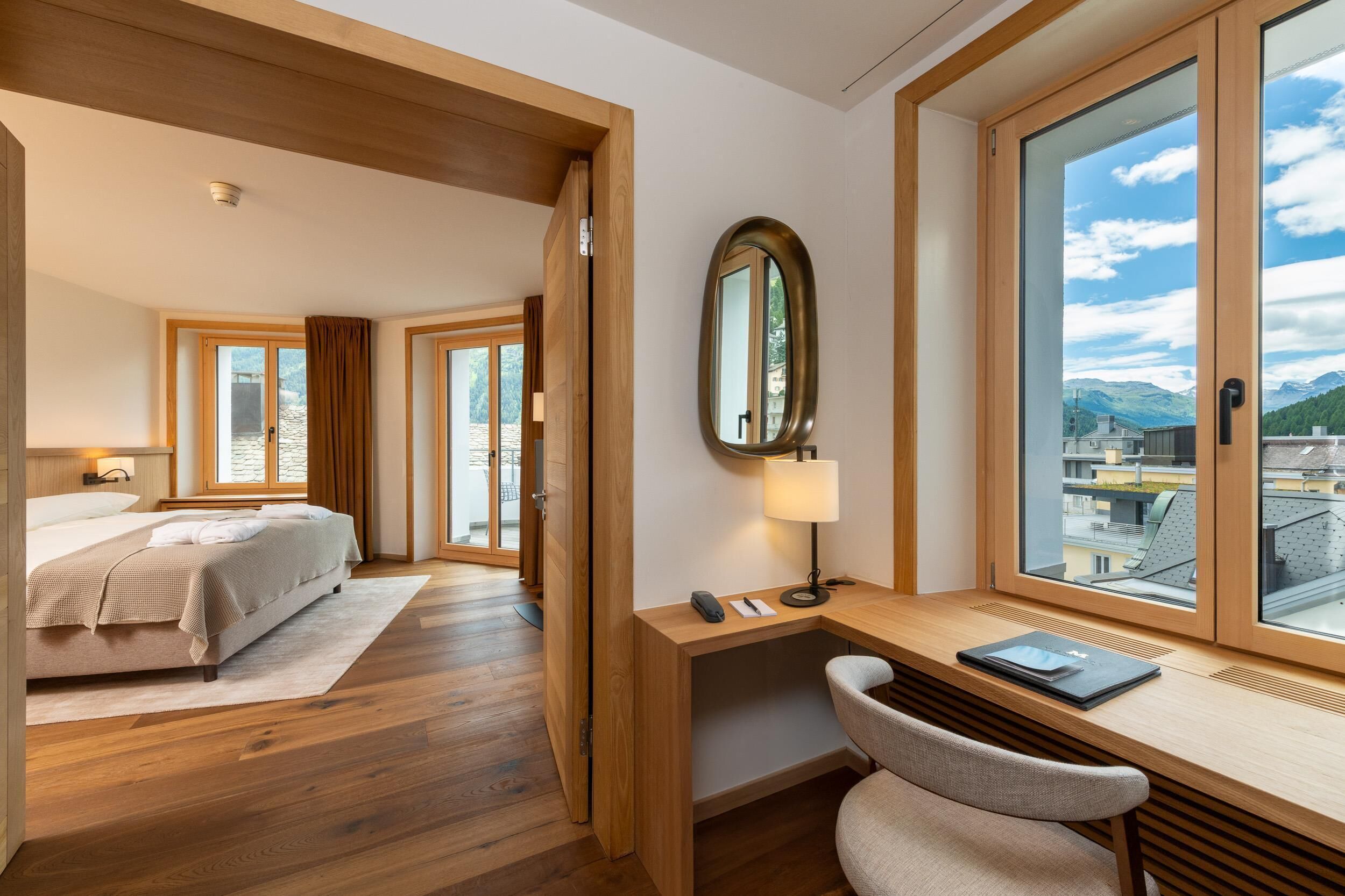 Deluxe Suite | Premium bedding, down comforters, minibar, in-room safe