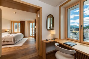 Deluxe Suite | Premium bedding, down duvets, minibar, in-room safe