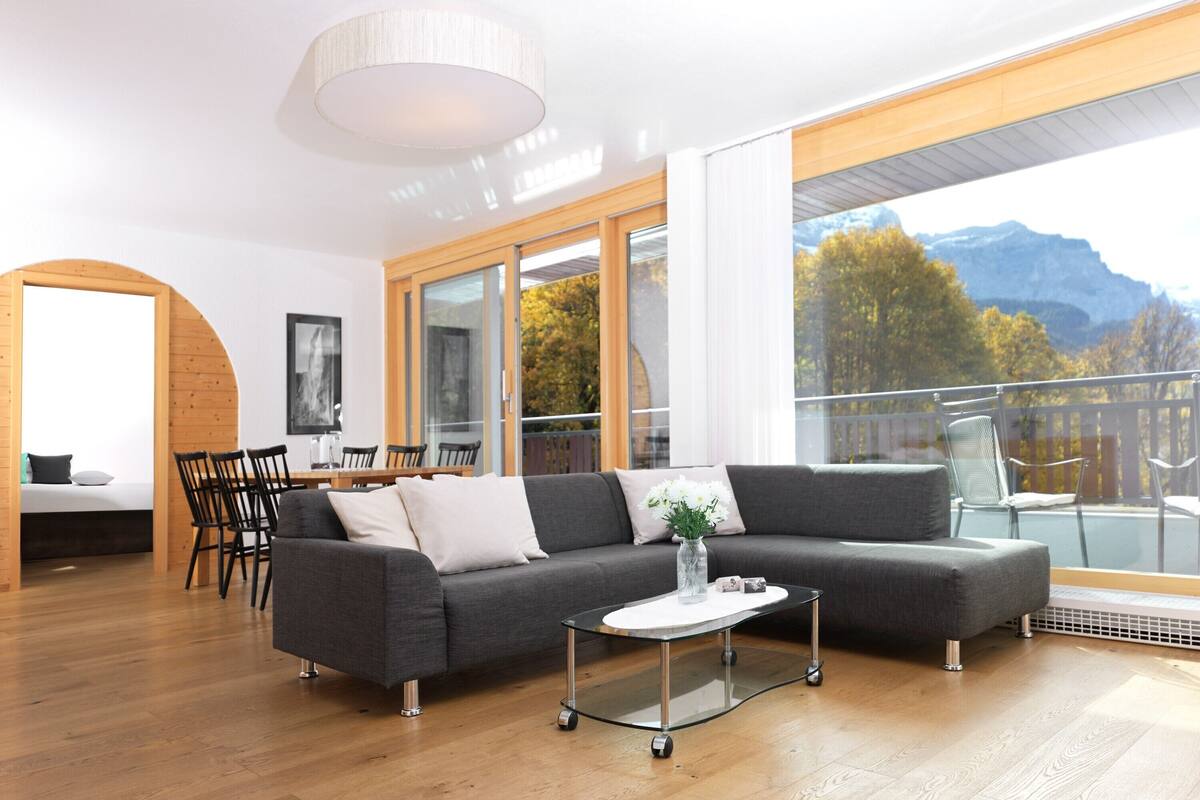 apartment, 4 bedrooms, balcony, mountain view (jungfrau) | 1 bedroom, minibar, in-room safe, individually decorated