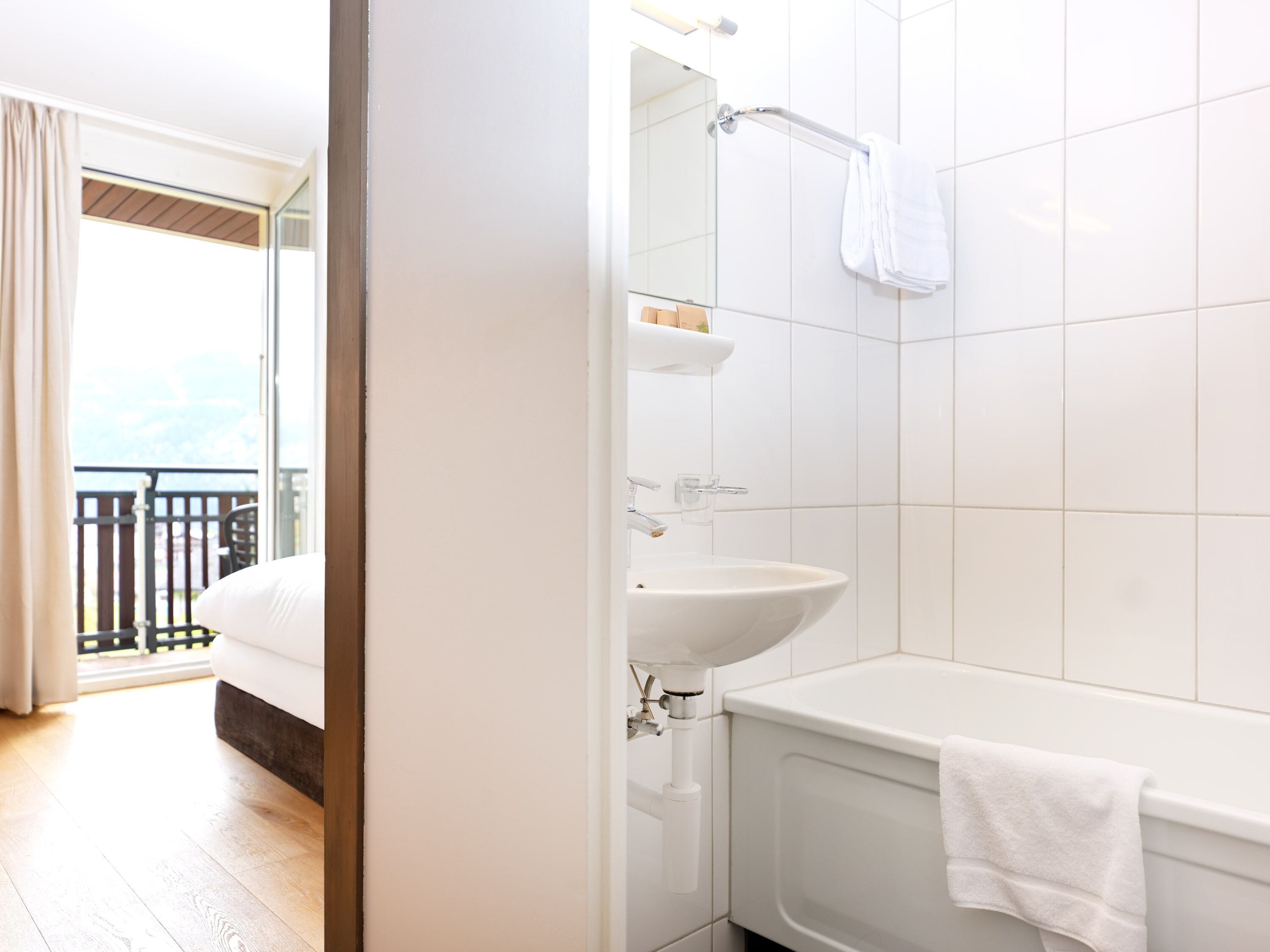 single room, balcony, mountain view (jungfrau) | bathroom | combined shower/bathtub, deep-soaking bathtub, hair dryer, bathrobes